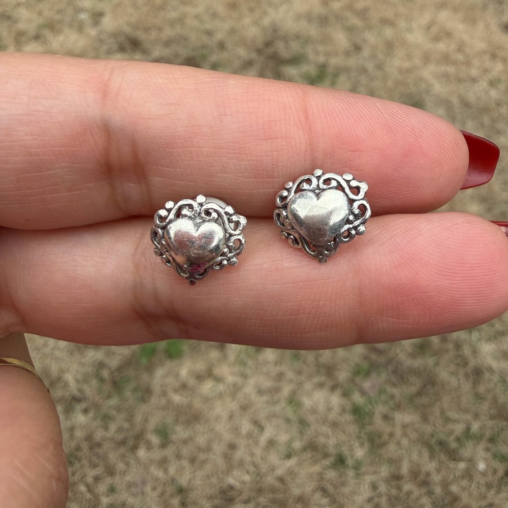 925 Sterling Silver- Vintage Heart Stud Earrings